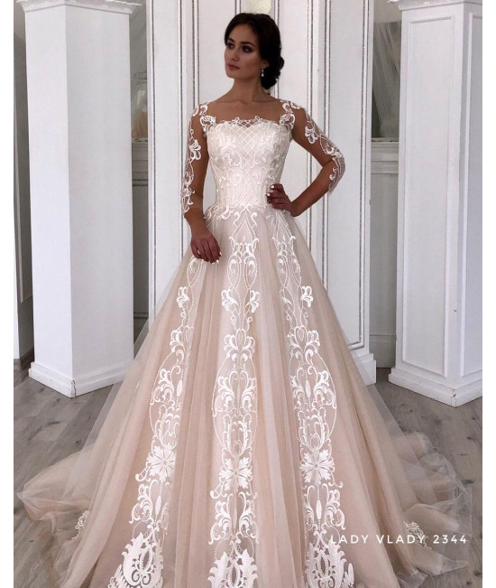 Кружевное свадебное платье с рукавами  и  со шлейфом Lady Vlady 2019